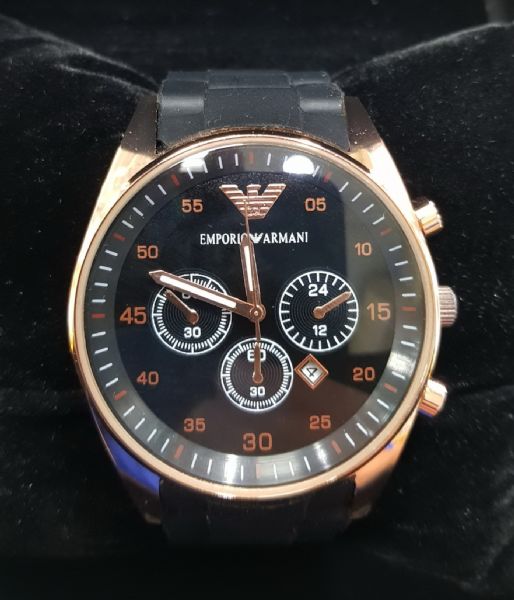 Emporio Armani Classic 雅爵計時錶